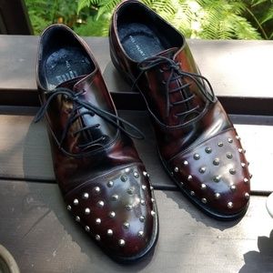 Cordovan studded men's dress shoe. Absolutely Beve